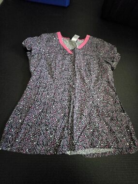 HeartSoul Gray Leopard Print Short Sleeve Top with Pink Trim